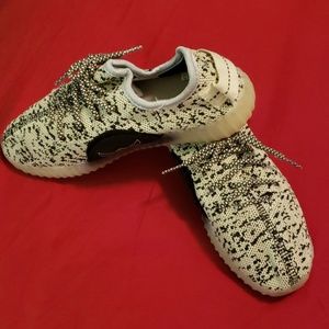 CLOSEOUT SALE  ~GIRL'S TENNIS SHOES~ "GLIDE KICKS"